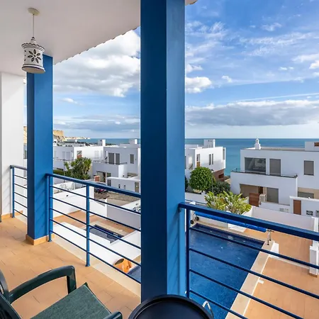 Nyaraló 14 Fontainhas - 3 Bedroom Townhouse With Private Pool & Sea Views Luz